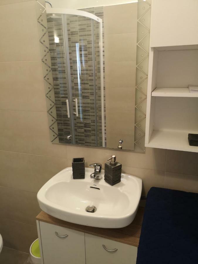 Studio Bi Apartment Umag Luaran gambar