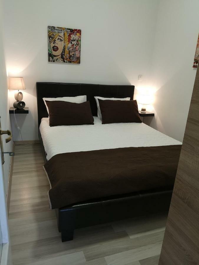 Studio Bi Apartment Umag Luaran gambar