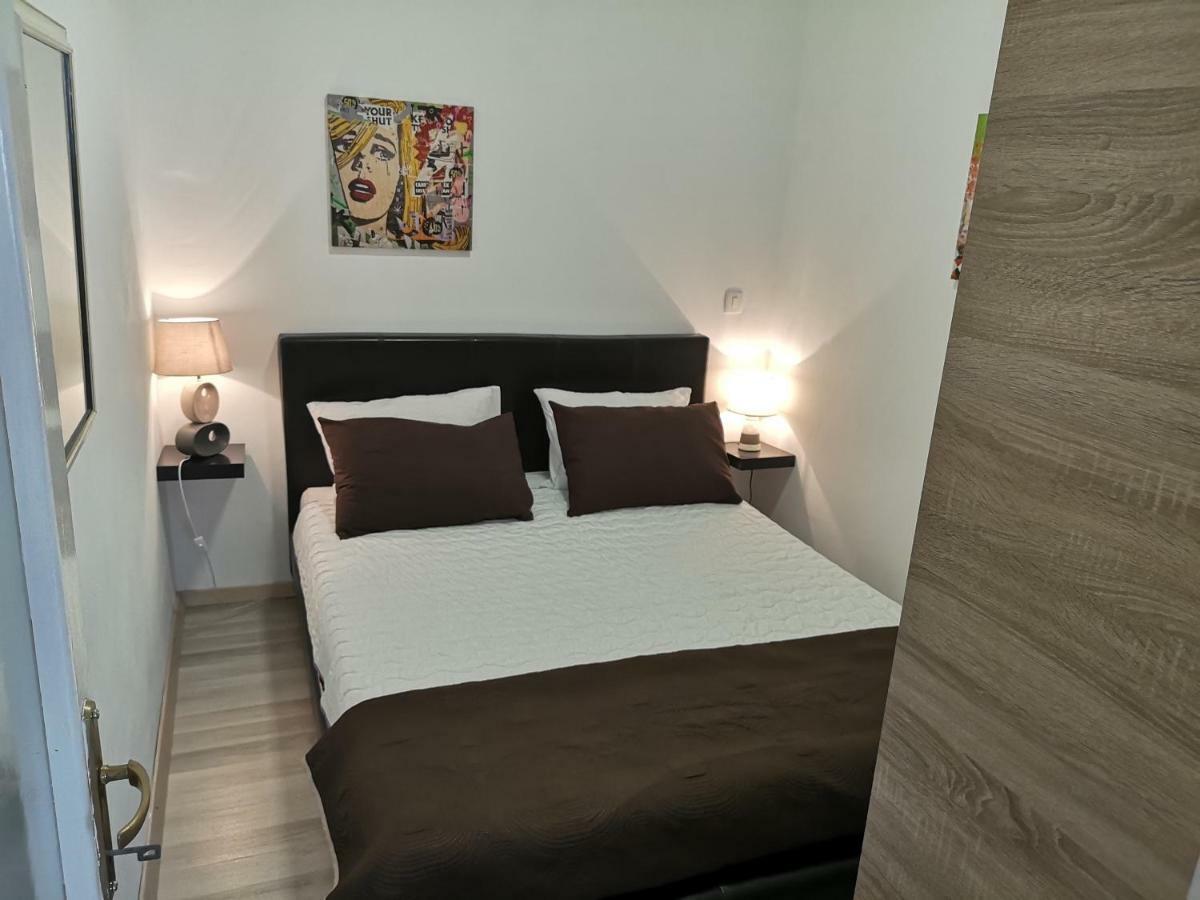 Studio Bi Apartment Umag Luaran gambar
